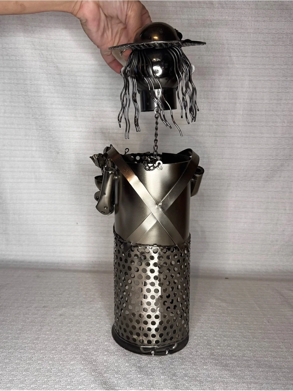 Vintage Garden Lady Wine Holder 🌸 Metal Floral Decor